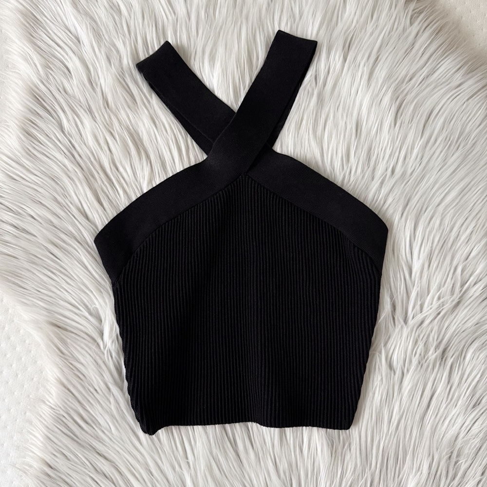 Aritzia Sculpt Knit Cropped Halter Tank